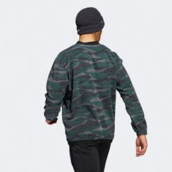 Adidas Texture Print Crew Golf Sweater -Golf Apparel Store Adidas AW22 Texture Print Crewneck HF6523 SWADI320 Black Grey Six Shadow Green Model 3