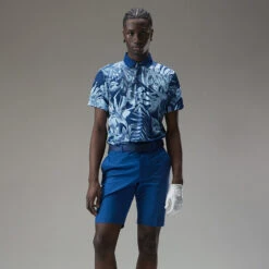 J.Lindeberg Martin Print Golf Polo Shirt -Golf Apparel Store J.Lindeberg Martin Print Regular Fit Polo GMJT07413 0470 SHLIN150 Hibiscus BlueWhite Model 1