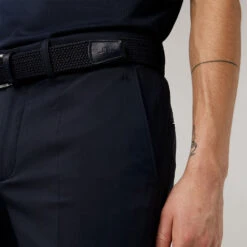J.Lindeberg Elof Golf Trouser -Golf Apparel Store J.Lindeberg SS22 Elof Trouser JL GMPA05222 6855 Code TRLIN016 34 W 32 Leg Navy model 3
