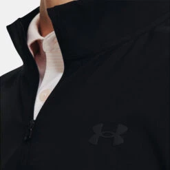 Under Armour Storm Windstrike 1/2 Zip Golf Wind Top -Golf Apparel Store Under Armour AW22 Storm Windstrike 1 2 Zip Wind Top 1370156 001 WTUND084 S Black Jet Gray Model 2