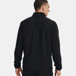 Under Armour Storm Windstrike 1/2 Zip Golf Wind Top -Golf Apparel Store Under Armour AW22 Storm Windstrike 1 2 Zip Wind Top 1370156 001 WTUND084 S Black Jet Gray Model 3